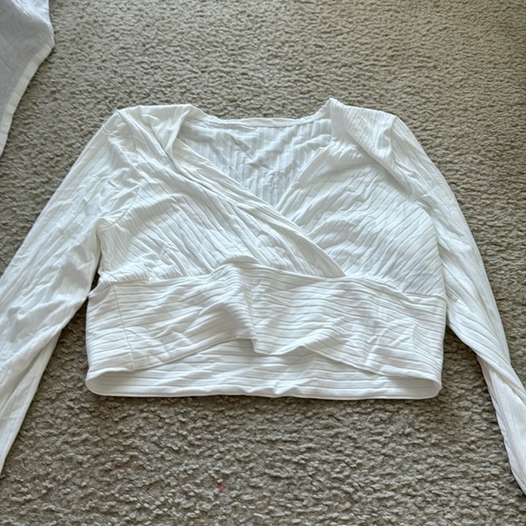 White crop top - Picture 1 of 2